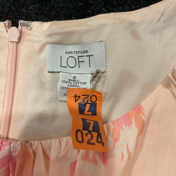 Loft A line lined floral dress with pleated front zip up back - Picture 4 of 4